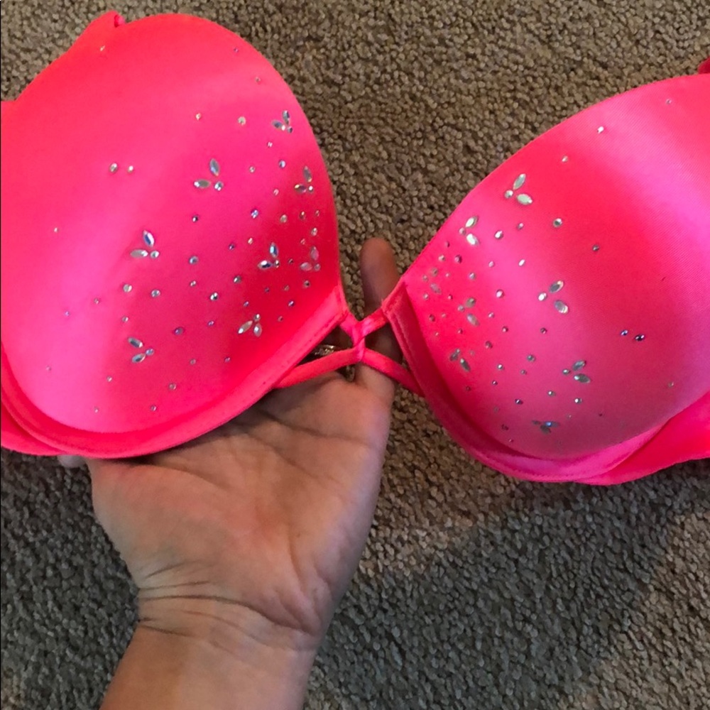 VS Bombshell Plunge Push Up Bra